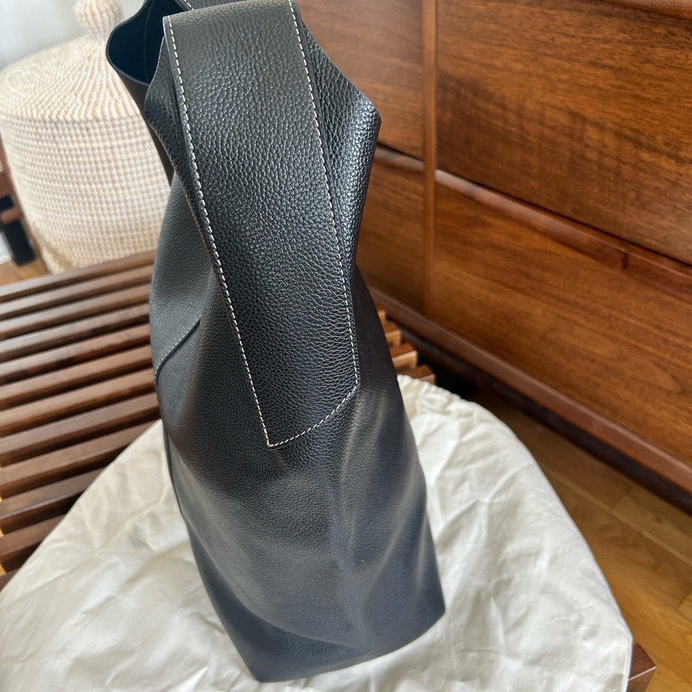 Banana Republic Slouchy Vida Tote Bag - Picture 6 of 9